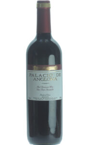 口当たりやさしい、やや甘口のワイン